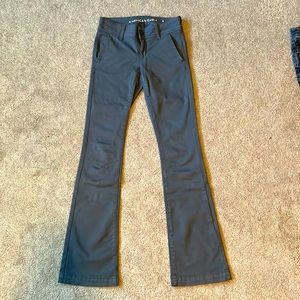 Perfect condition American eagle flare pants. Booty popping!